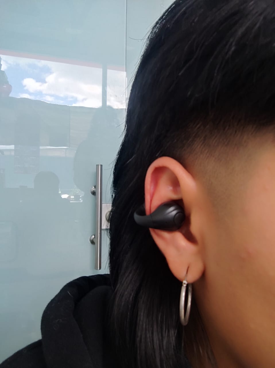 AUDIFONOS CONDUCCIÓN OSEA TIPO ARETE BLUETOOTH